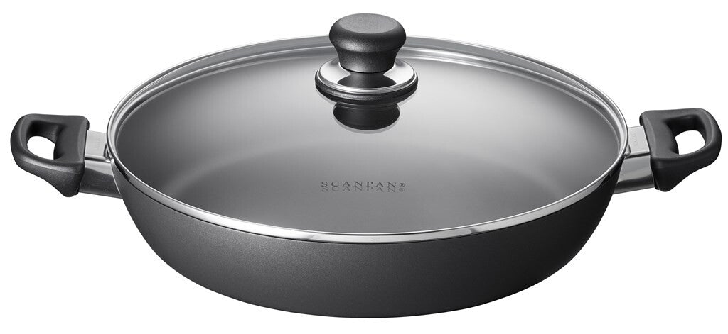 SCANPAN Classic Induction chefpande 32 cm med glaslåg set forfra