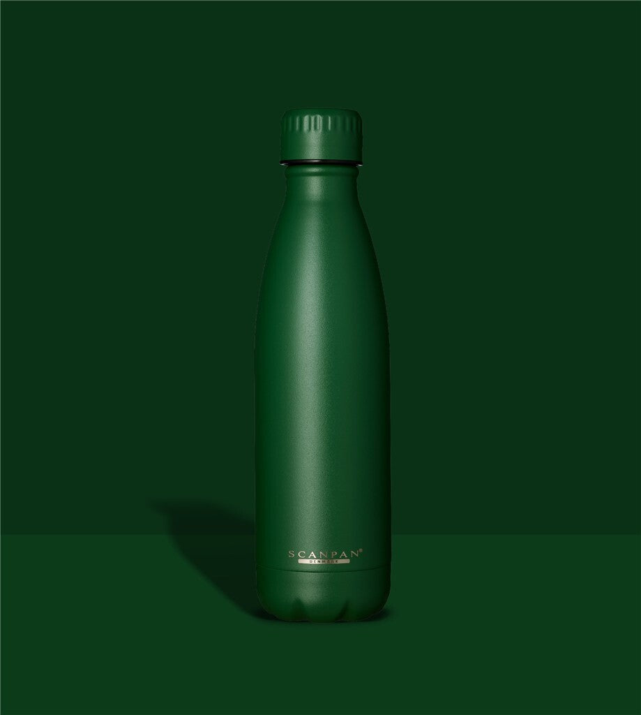 TO GO termoflaske 500 ml i farven Forest green på matchende farvebaggrund