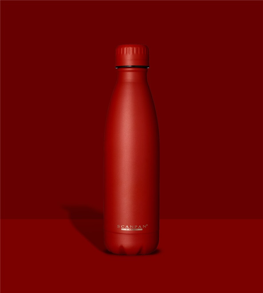 TO GO termoflaske 500 ml i farven Reynolde red på matchende farvebaggrund