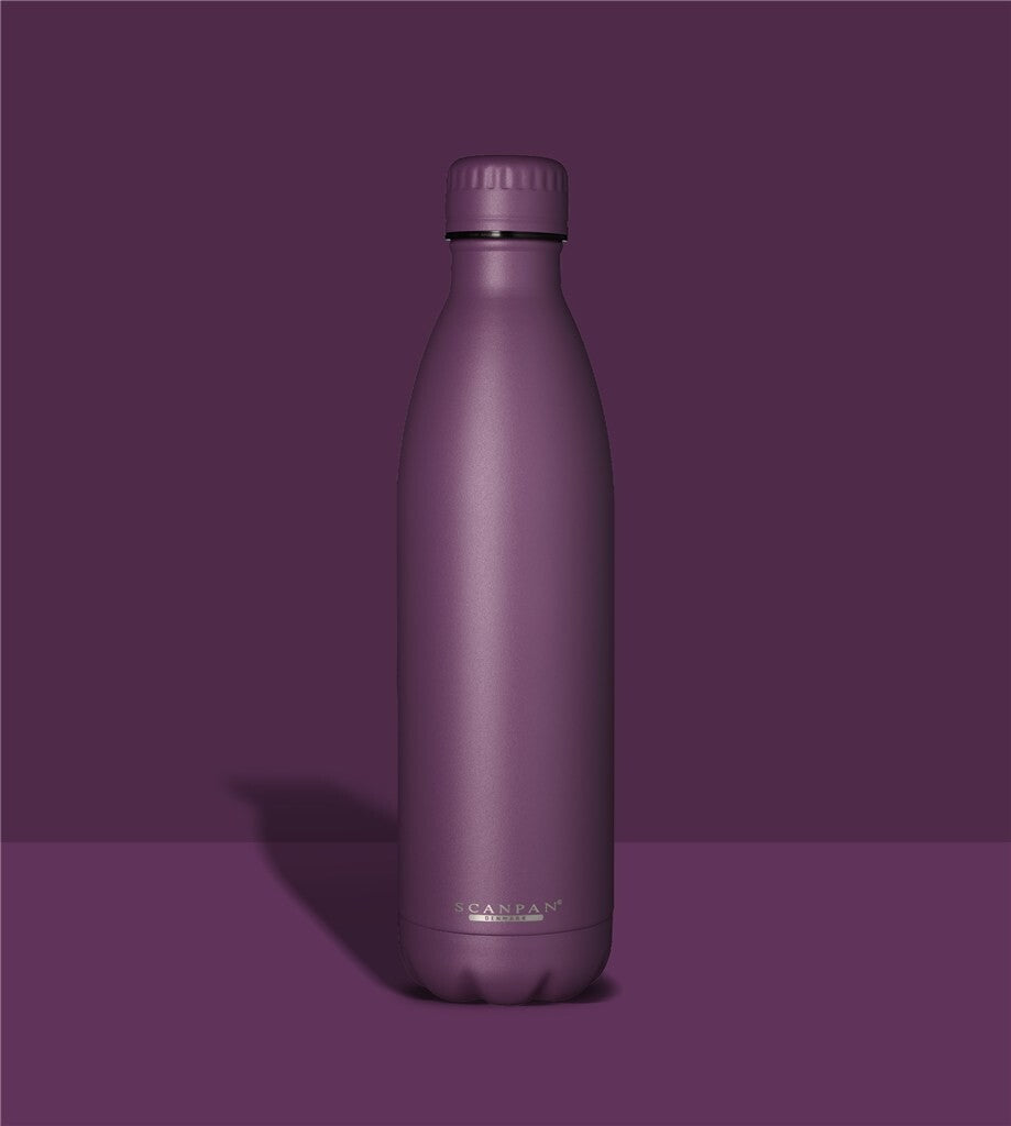 TO GO insulated bottle 750 ml in Purple gumdrop on a matching colour background