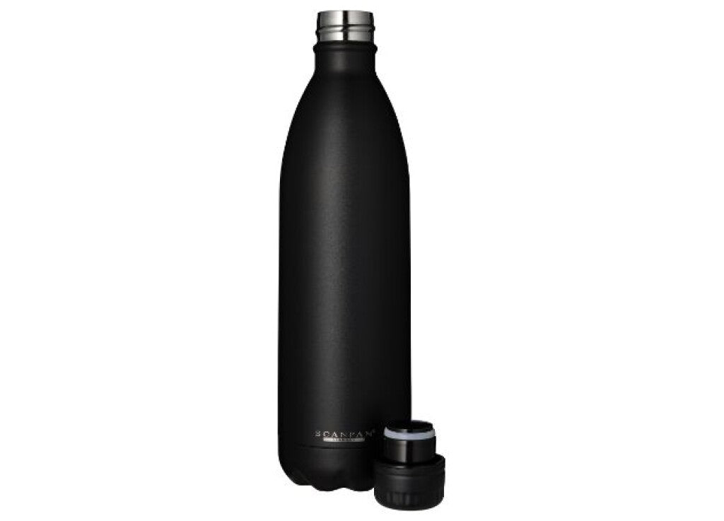 TO GO Thermoflasche 1000 ml in der Farbe Black im Gebrauch