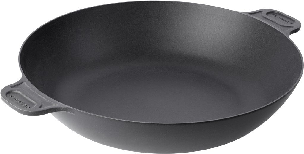 SCANPAN Classic Induction paellapande 36 cm set skråt forfra