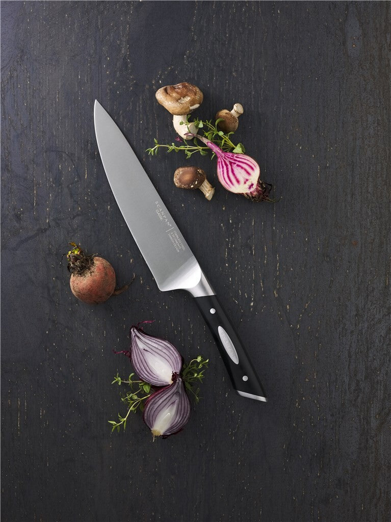 SCANPAN Classic chef’s knife 20 cm in a vertical product photo