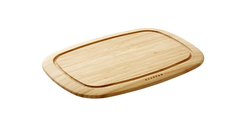SCANPAN skærebræt i bambus 35 x 26 cm set skråt fra siden
