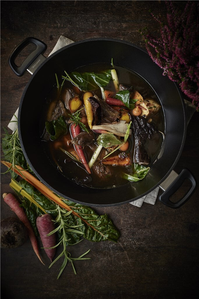 SCANPAN Classic Suppen- und Bratentopf mit Gemüse von oben