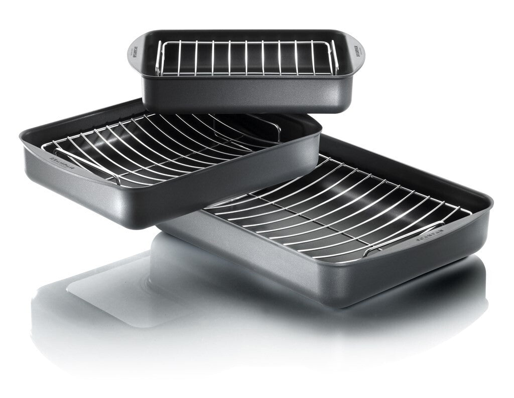 SCANPAN Classic bradepande 34 x 22 cm med rist vist i tre størrelser