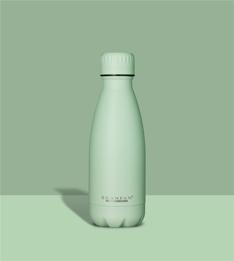 TO GO thermosfles 350 ml in de kleur Green tea op een bijpassende achtergrond
