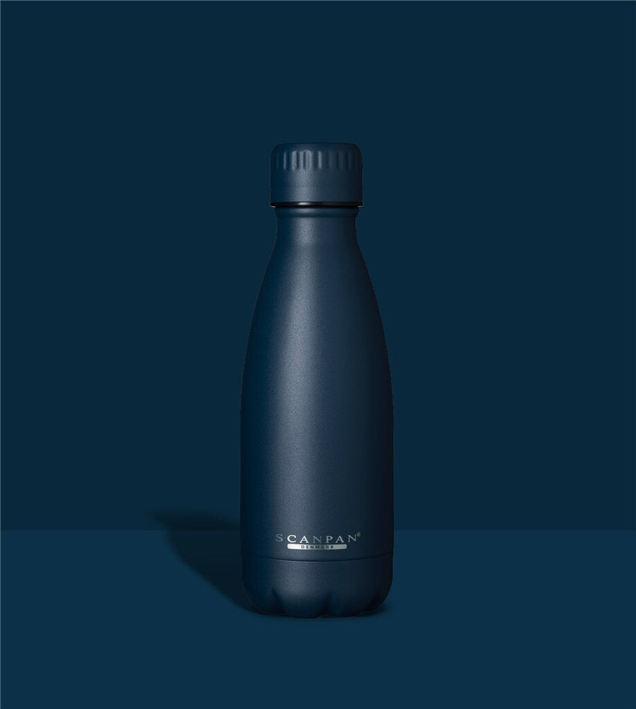TO GO thermosfles 350 ml in de kleur Oxford blue op een bijpassende achtergrond