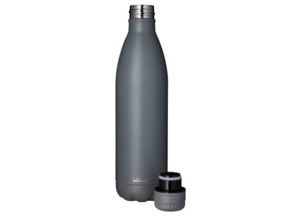 TO GO insulated bottle 750 ml in Neutral grey shown in use