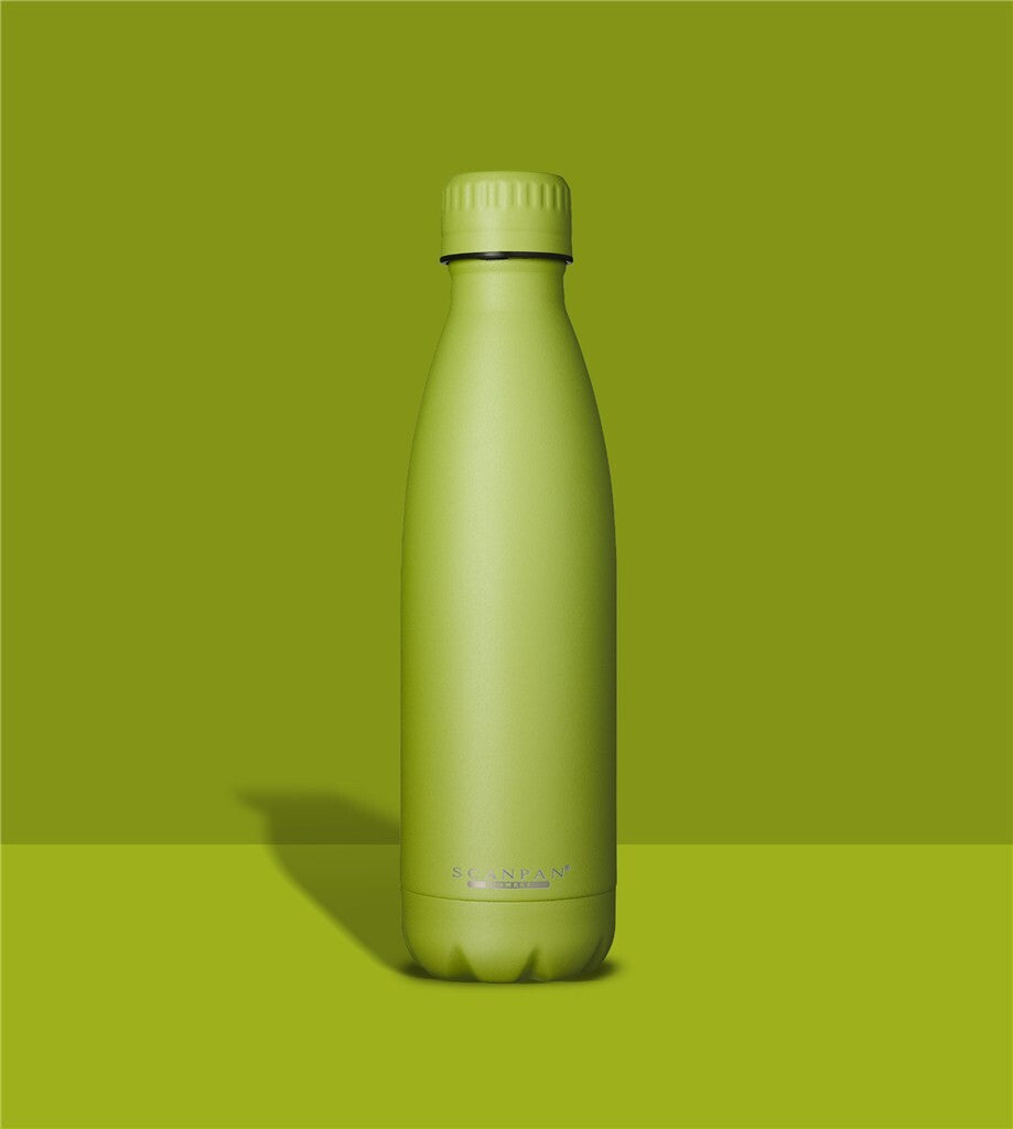 TO GO termoflaske 500 ml i farven Dark Lemon på matchende farvebaggrund