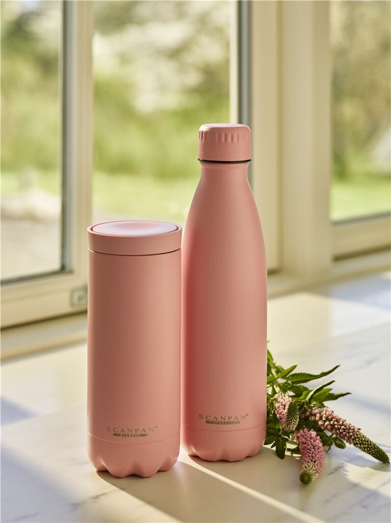 TO GO termokrus 287 ml i fargen Candy Pink vist i bruk