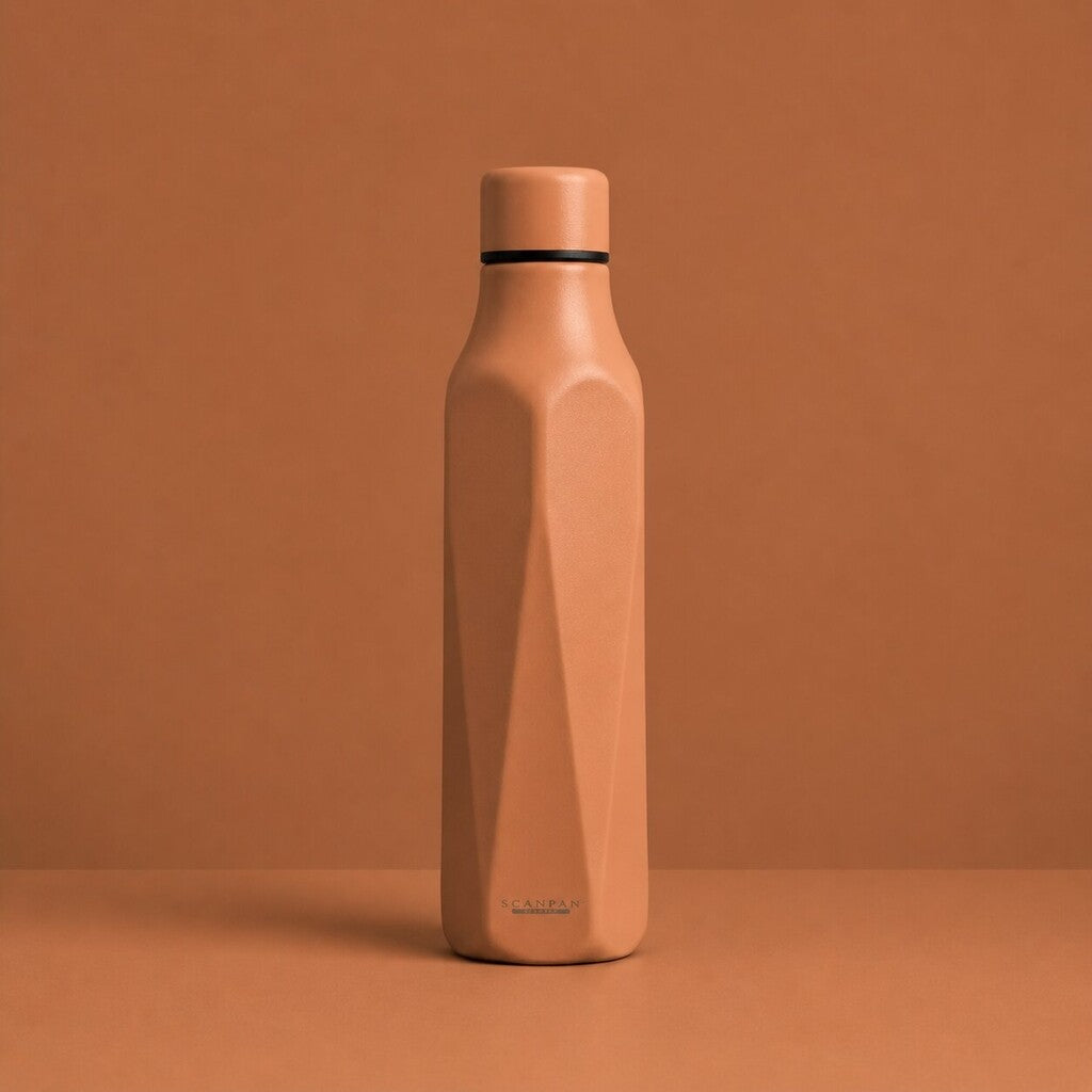 TO GO Explore thermosfles 500 ml in de kleur Coral op een bijpassende achtergrond