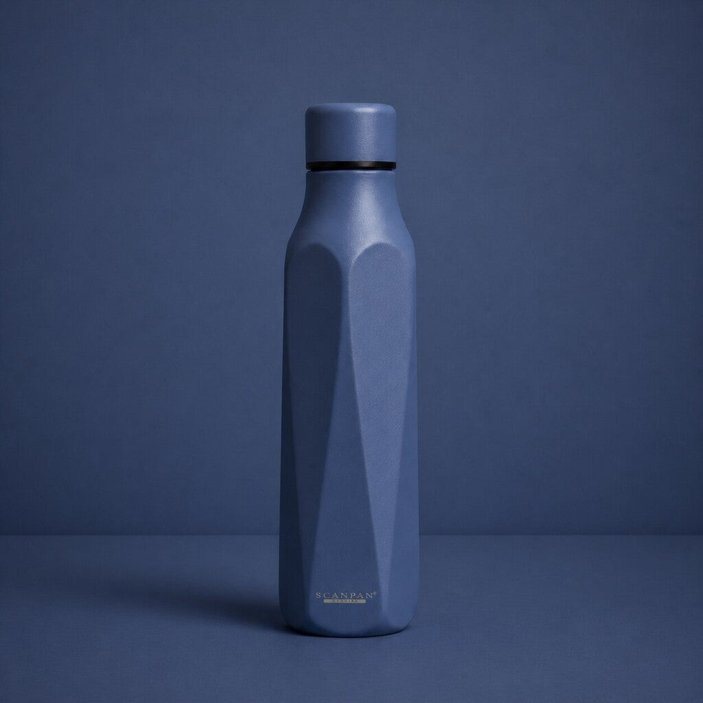 TO GO Explore thermosfles 500 ml in de kleur Ocean op een bijpassende achtergrond