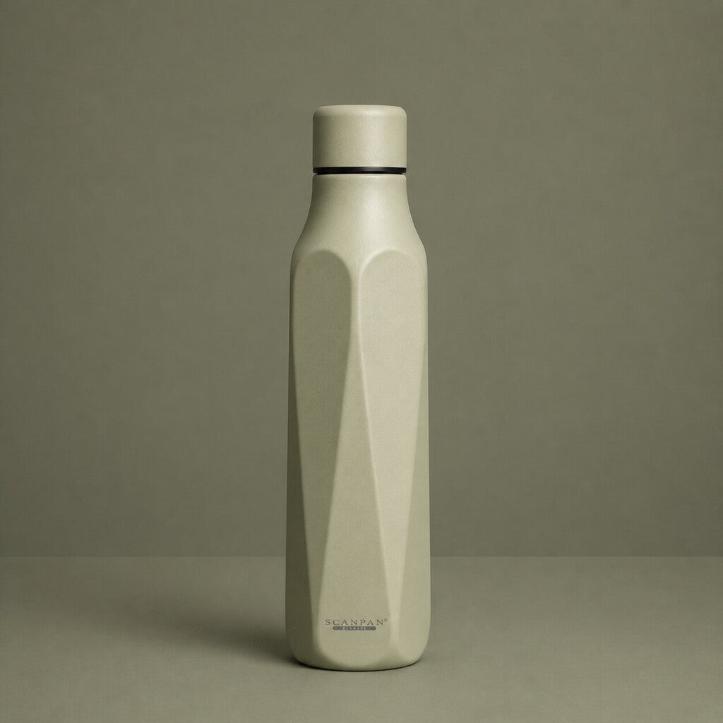 TO GO Explore thermosfles 500 ml in de kleur Matcha op een bijpassende achtergrond