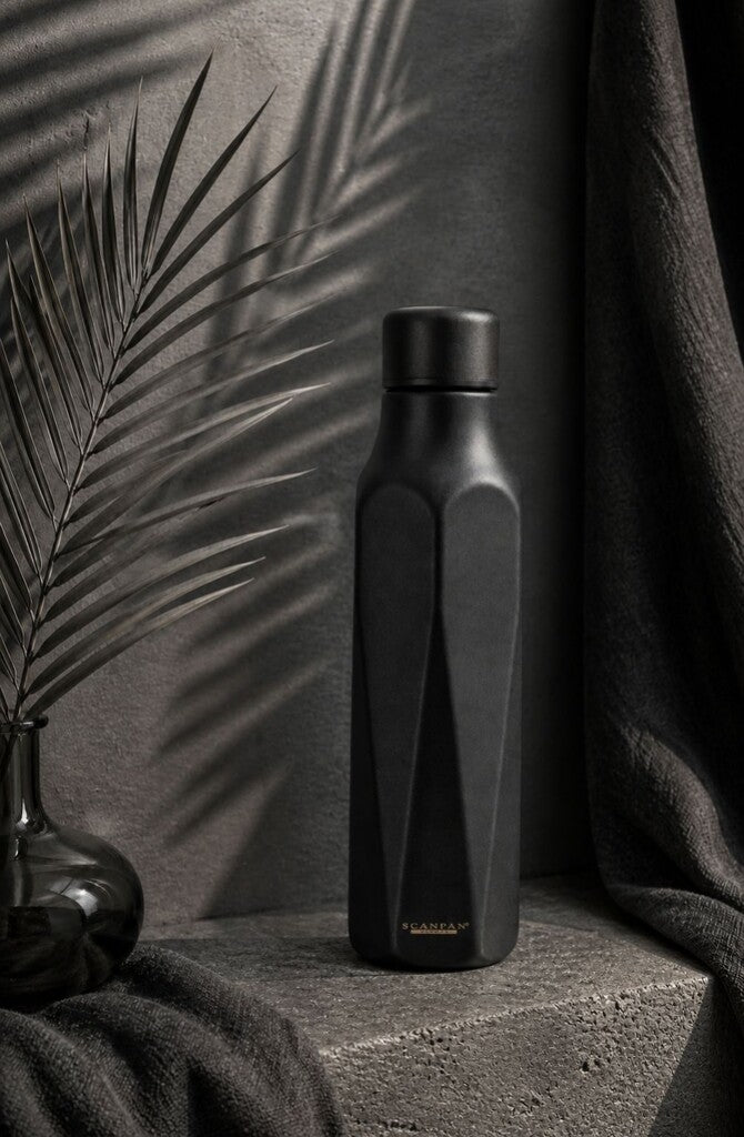 TO GO Explore thermosfles 500 ml in de kleur Obsidian op een witte achtergrond