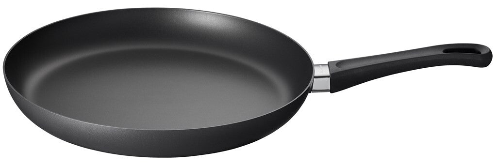 SCANPAN Classic Induction stegepande 32 cm set fra siden