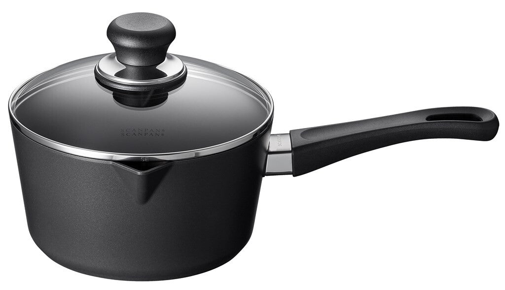 SCANPAN Classic Induction kasserolle 18 cm med glaslåg set fra siden