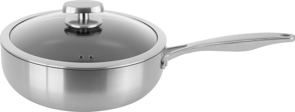 Nura sauteuse 26 cm – viewed from the side