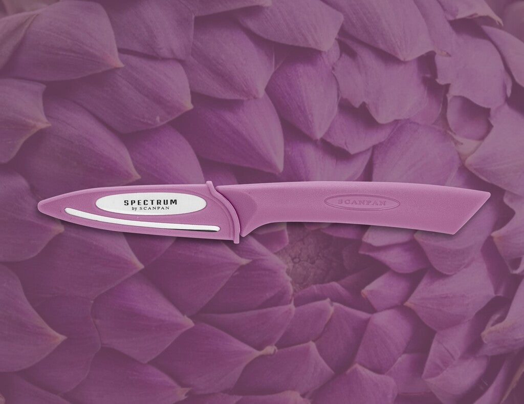 Spectrum paring knife 8 cm in Dusty Lavender shown in use