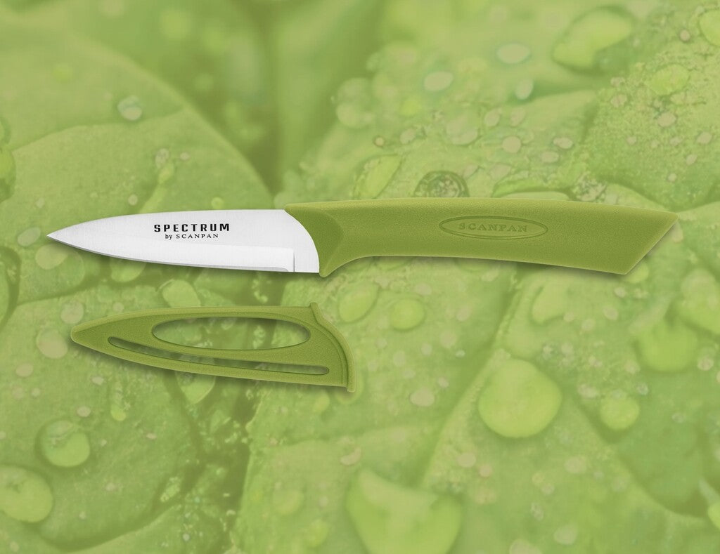 Spectrum paring knife 8 cm in Spinach Green on a white background
