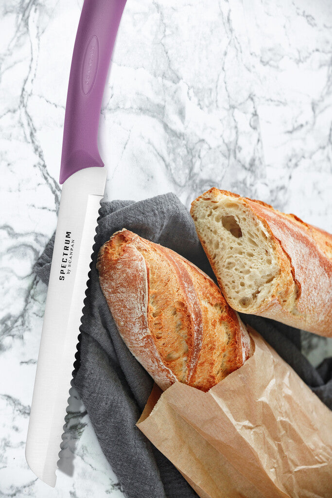 Spectrum broodmes in de kleur Dusty Lavender op een witte achtergrond
