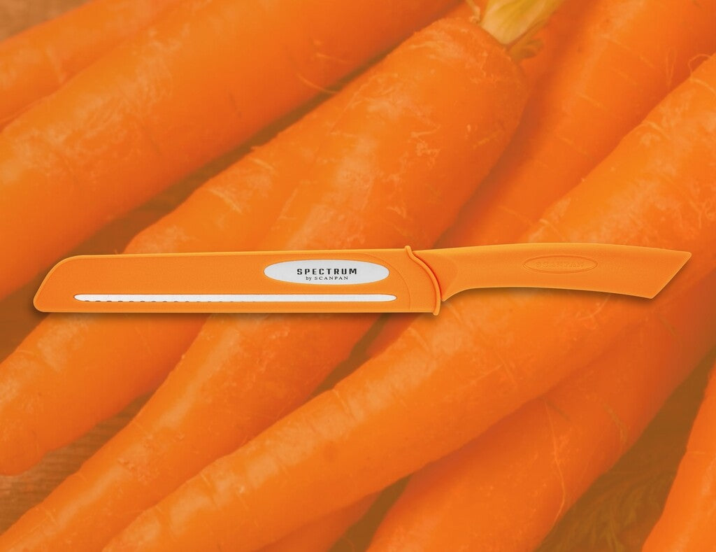 Spectrum broodmes in de kleur Carrot Curl in gebruik