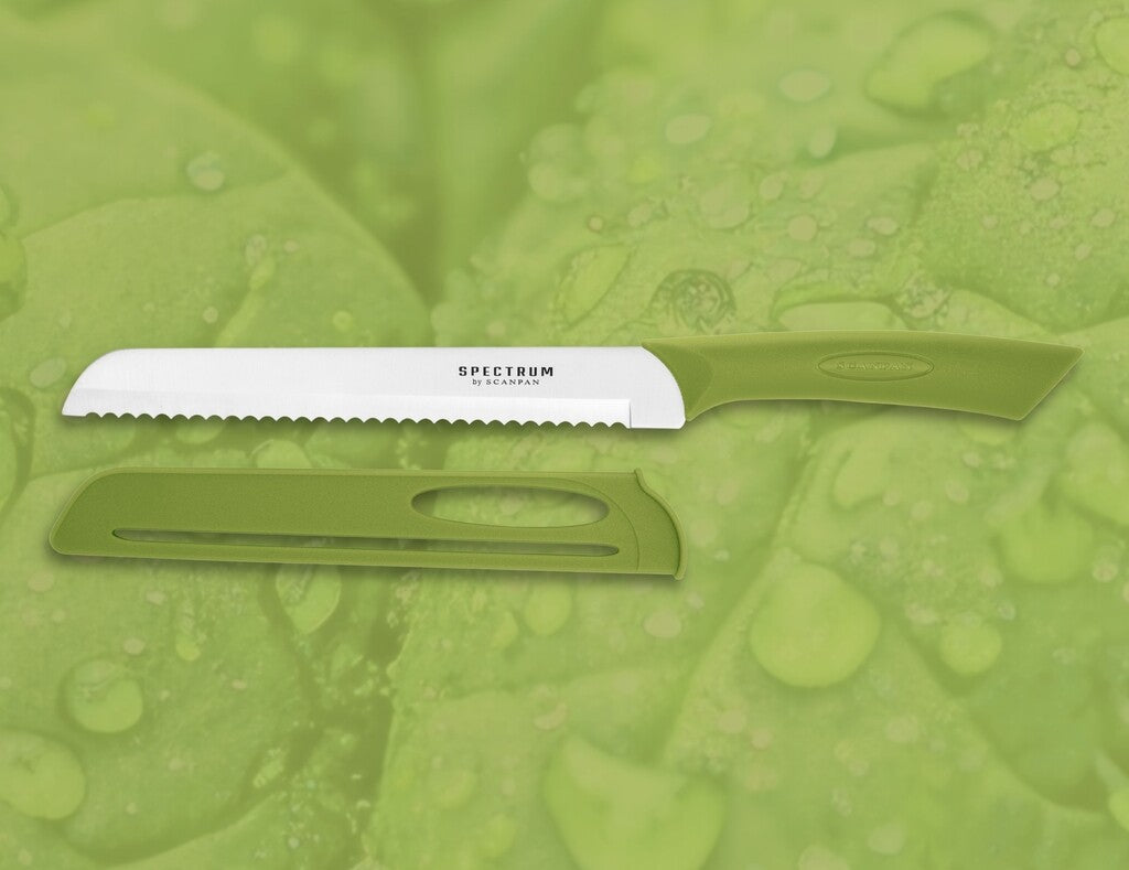 Spectrum broodmes in de kleur Spinach Green op een witte achtergrond