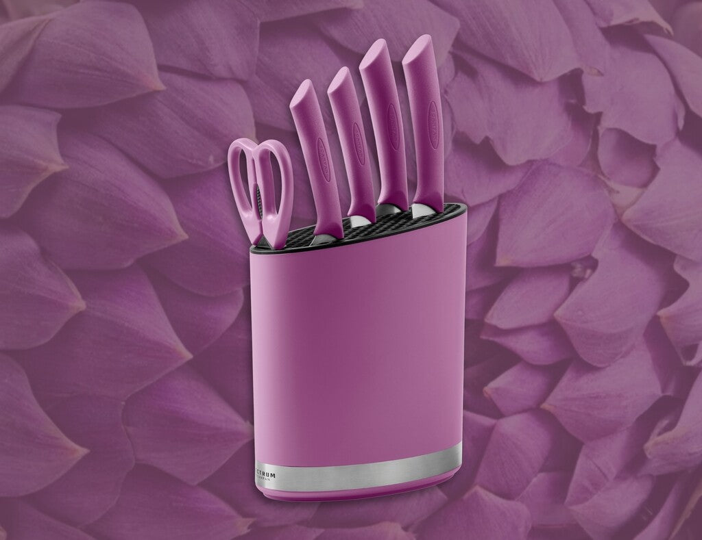 Spectrum Messerblock in der Farbe Dusty Lavender im Gebrauch
