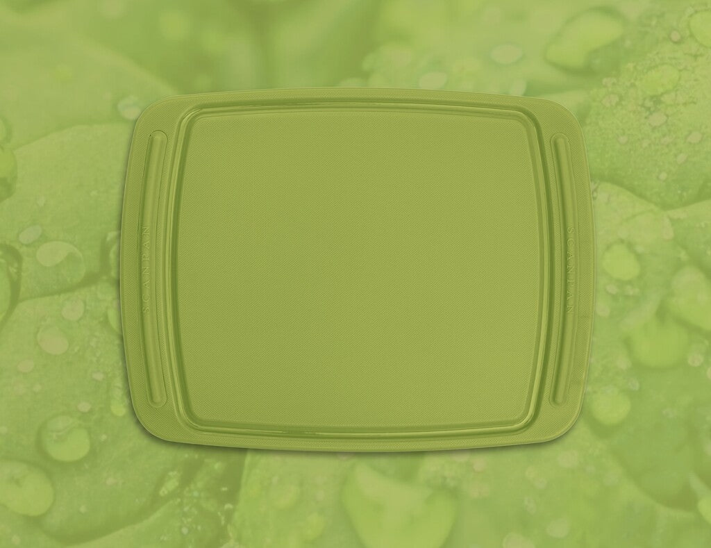Spectrum chopping board 26 × 20 cm in Spinach Green on a white background