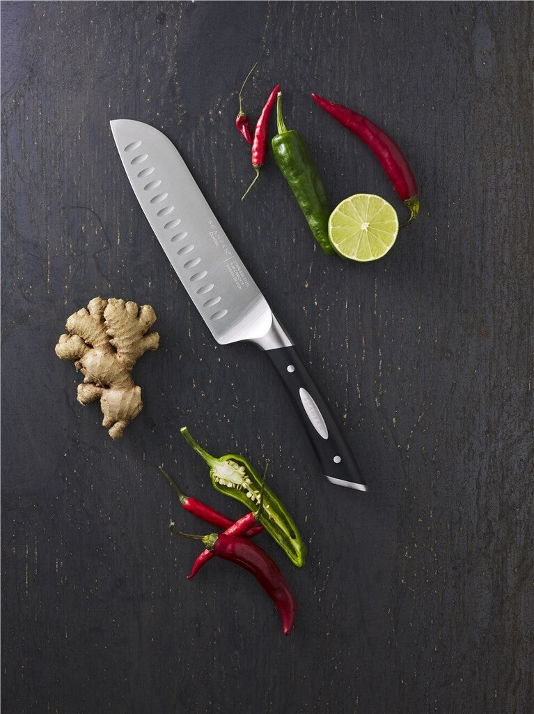 SCANPAN Classic Santoku knife 18 cm in a vertical product photo