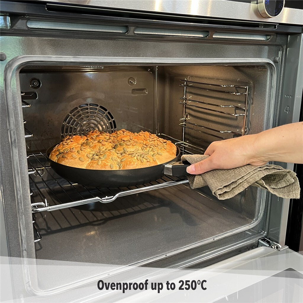 SCANPAN Classic sauté pan with food in an oven, ovenproof up to 250 °C