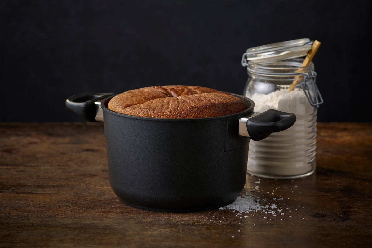 Friskbagt grydebrød i en SCANPAN Classic-gryde