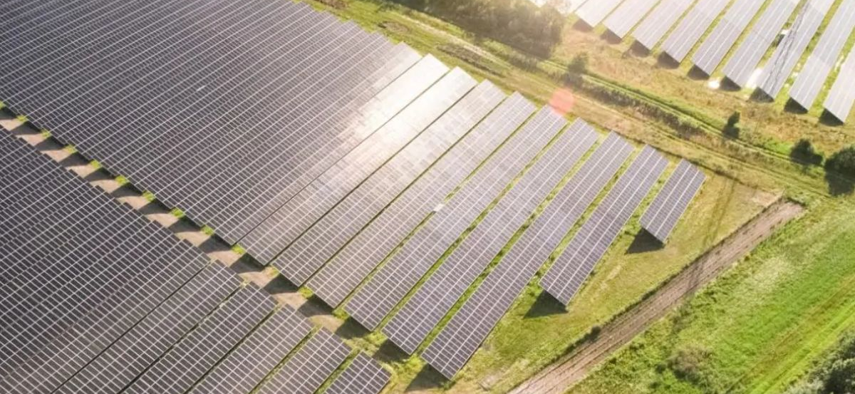 Solarpark, der Strom für die SCANPAN Produktion liefert