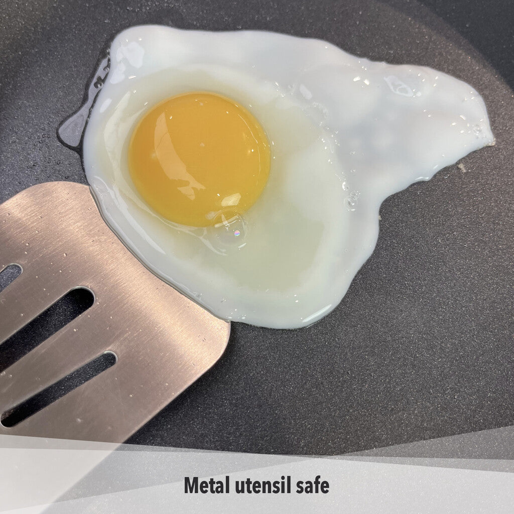 CTX sautépanne – grafikk om Stratanium non-stick-belegg